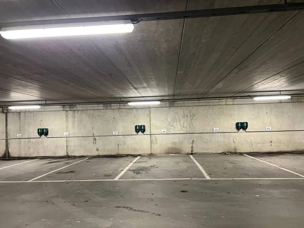Ladeanlegg i parkeringskjeller