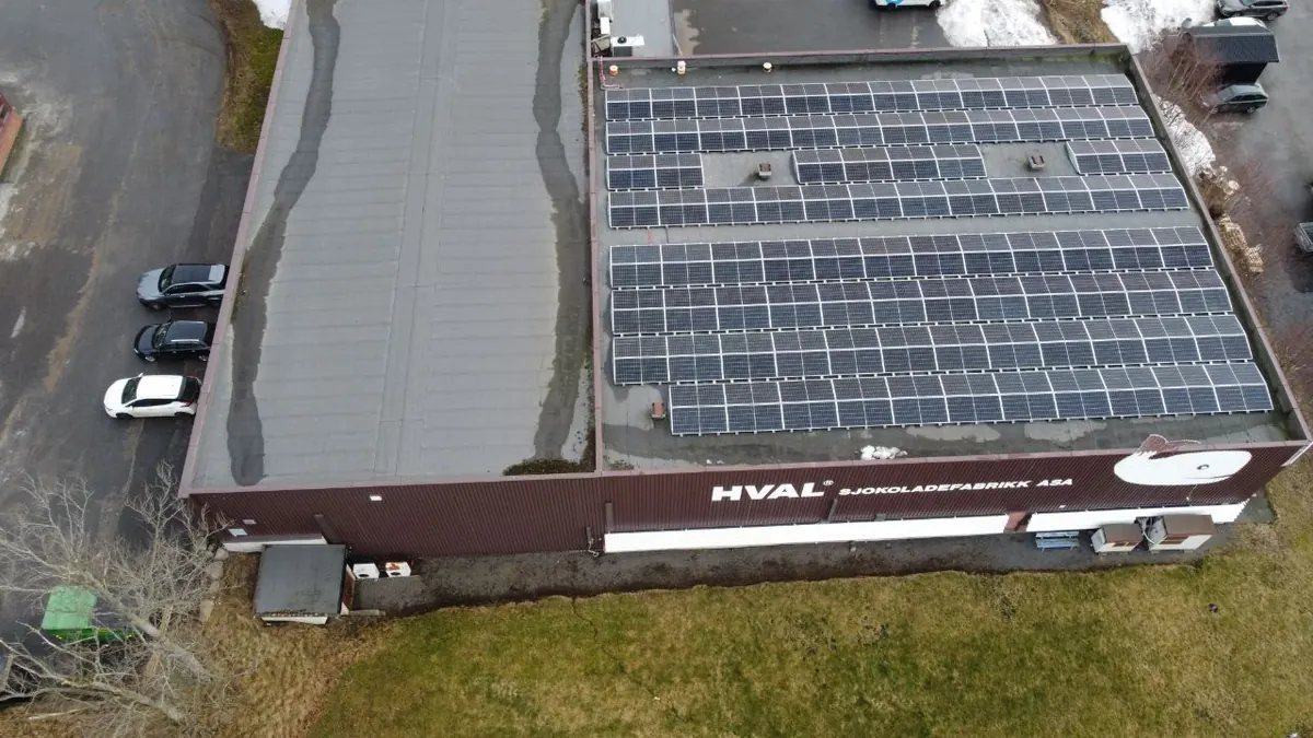 Solcelleanlegg hos Hval sjokoladefabrikk